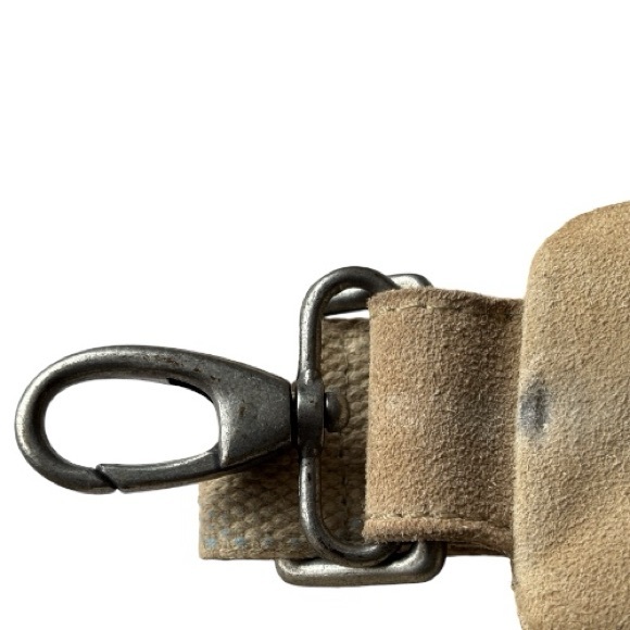 Free People Hudson beige suede sling bag with adjustable strap - Picture 11 of 13